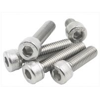 Винт с внутренним шестигранником DIN 912